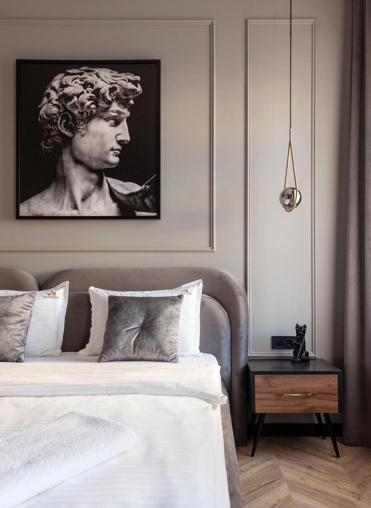 Leogrand Vip On Svobody Avenue 43 Apartman Lviv Kültér fotó